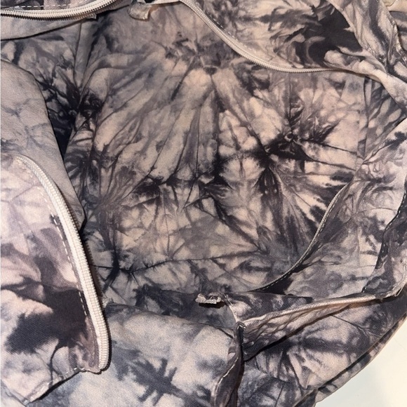 PINK Victoria's Secret Gray Tie-Dye Tote Overnight Bag - Picture 6 of 7